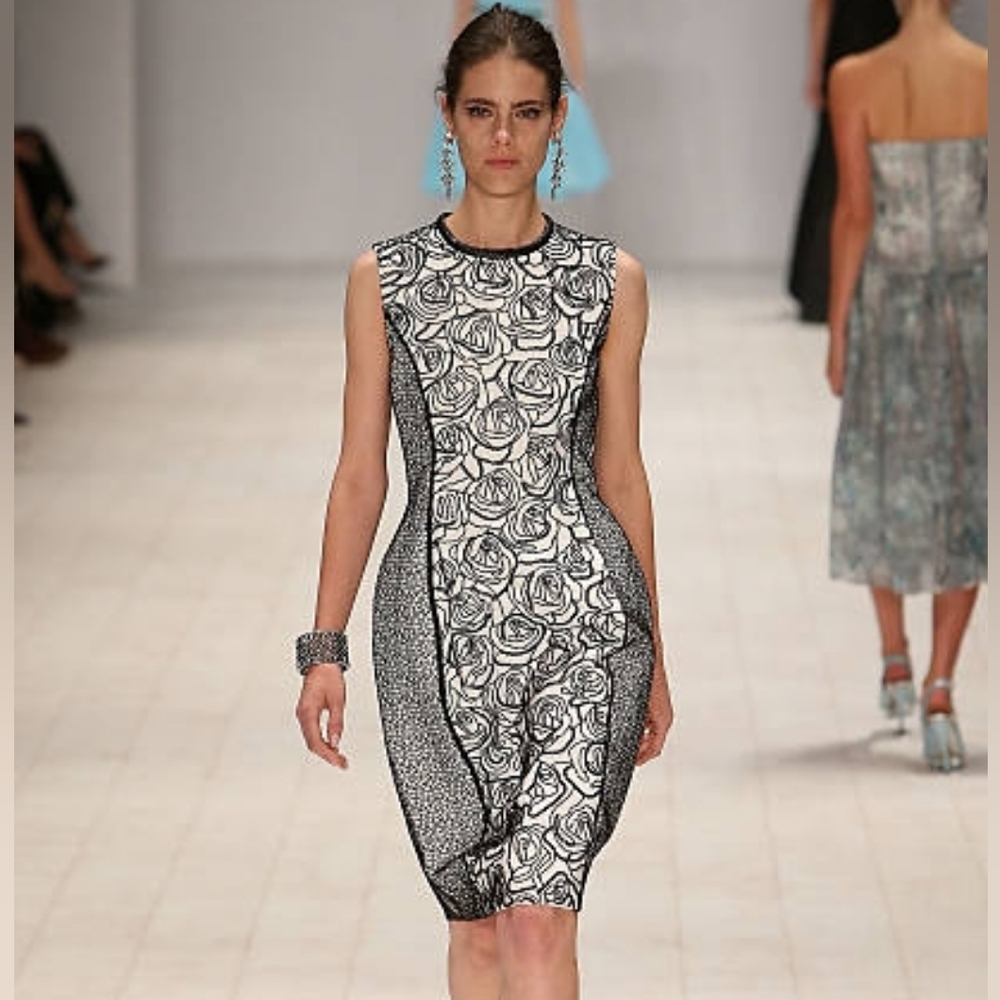 □$4990 NWT OSCAR DE LA RENTA SILK BEAD EMBR. WHT BLACK RUNWAY DRESS 4, 10, 12
